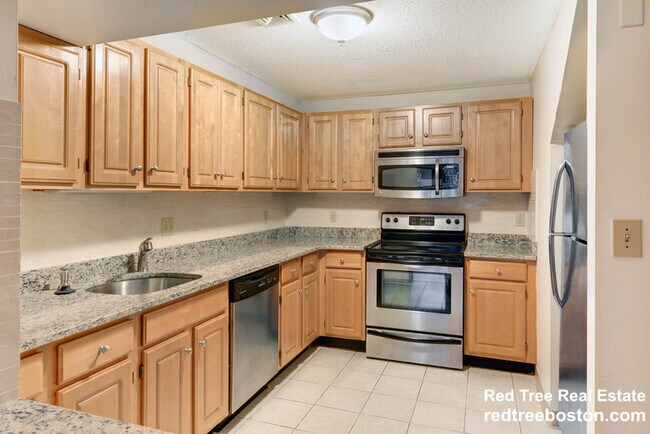 Photo - 1079 Commonwealth Ave Unidad 449