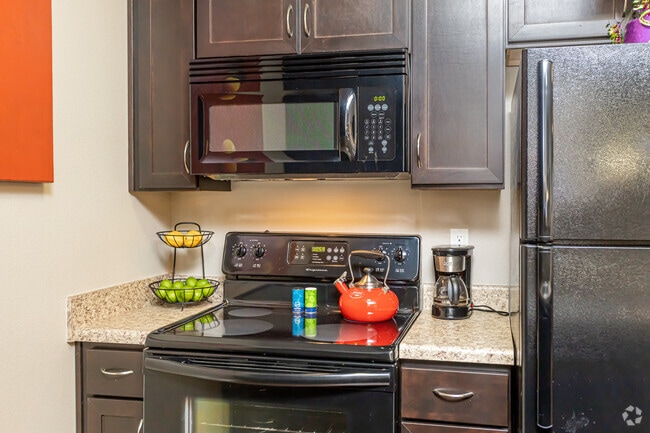 2BR, 2BA - 803SF