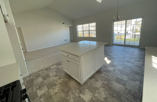 Photo - Stunning 3 bedroom 2.5 Bathroom Home in Ma...