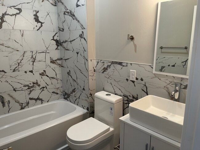 Baño de la planta principal 1 - 1624 W Stiles St Unidad A