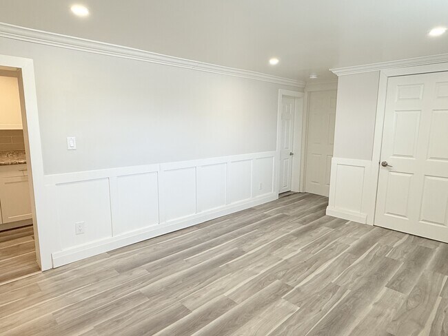 Photo - 1518 University Ave W Unité 2