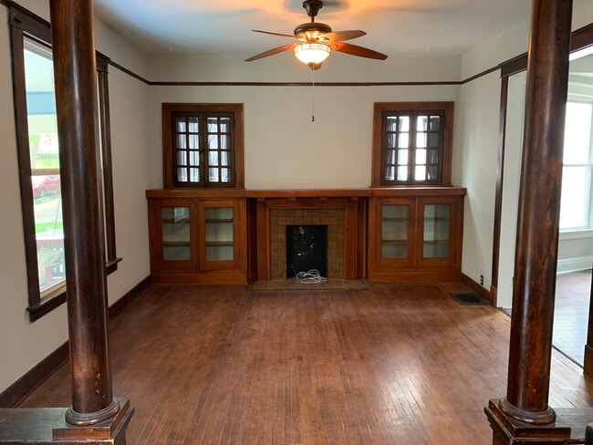 Photo - 4132 Oak St