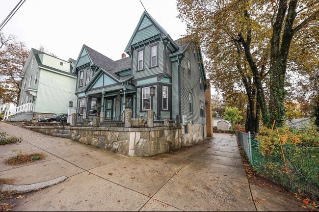 Photo - 331 E High St Unit 331 E High