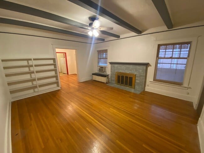 Building Photo - 1204-1909 S 19th St Unit 1905 C St, Suite A