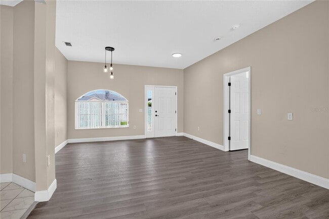 Photo - 121 Aurelia Ct