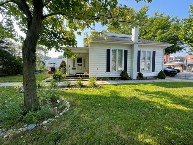Building Photo - Two Bedroom House in Delphi