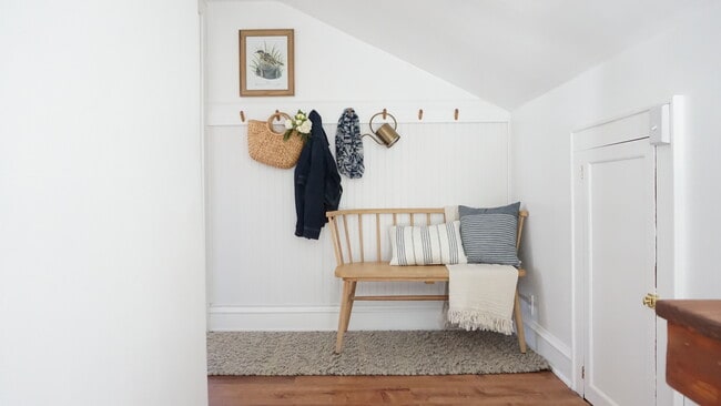 Entry Way - 324 N 70th St Unit A