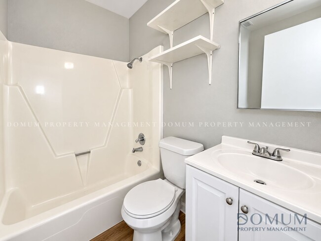 Photo - 102 S Holland Ave