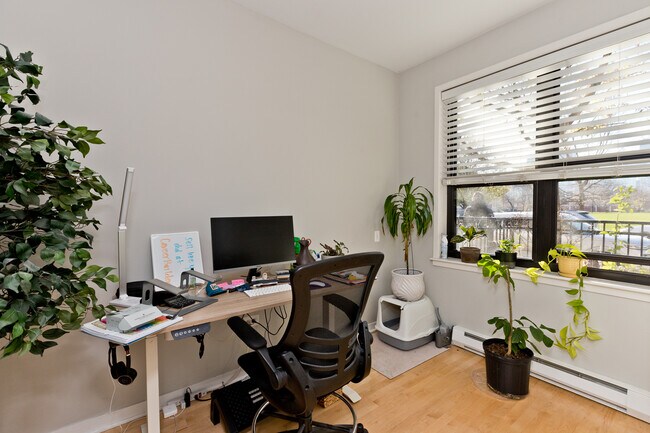 Photo - 511 W Elm St Unit 434