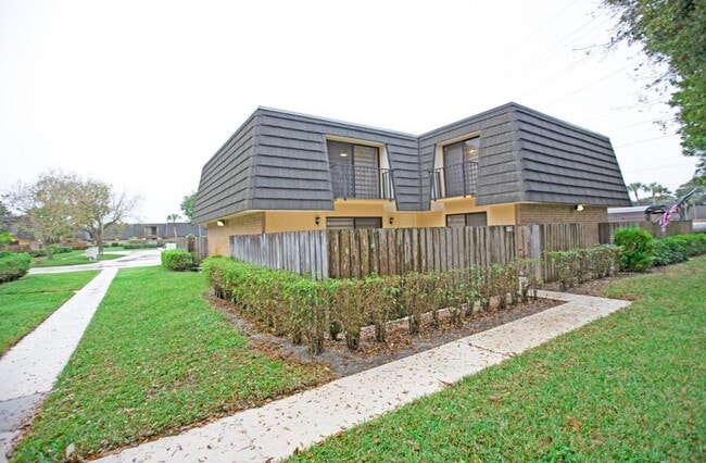 Building Photo - 1917 19th Way