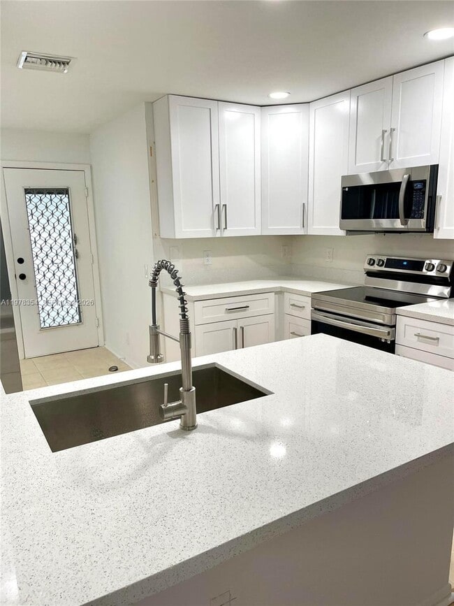 Photo - 2704 Pinewood Ct