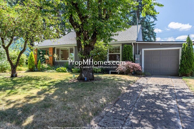NE Portland Gem w/ Entertainers Backyard +... - NE Portland Gem w/ Entertainers Backyard +... House