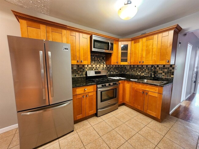 Photo - 1355 E 99th St