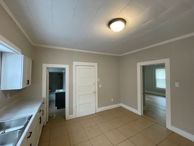 Photo - 2155 S 13th St