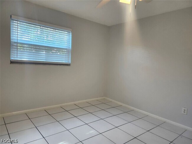 Photo - 1901 SE 15th Pl