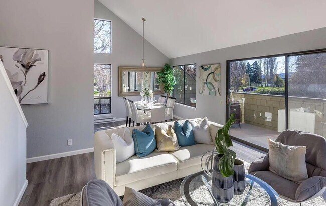 Photo - 1157 Shoreline Dr