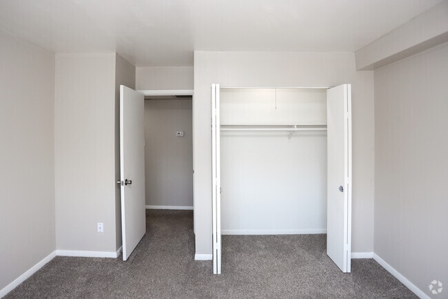 1HAB, 1BA - 626 ft² - Golfview Apartments