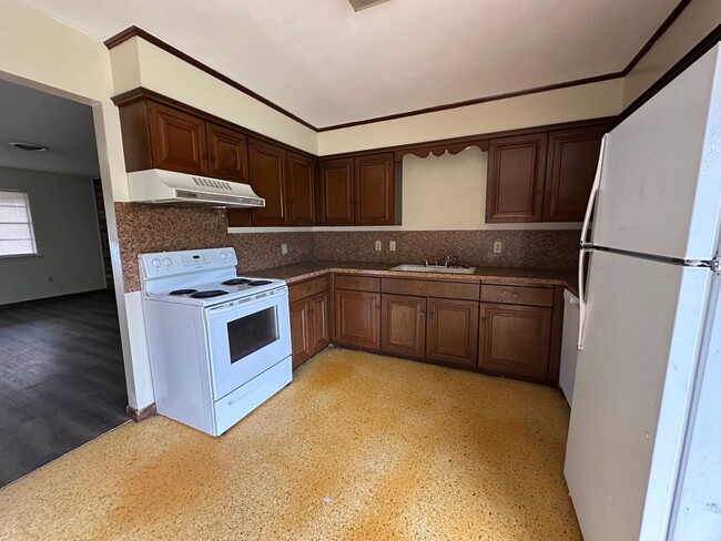 Photo - 405 N Inglewood, Apt 25-28 Unit 405 N Inglewood, Apt 26