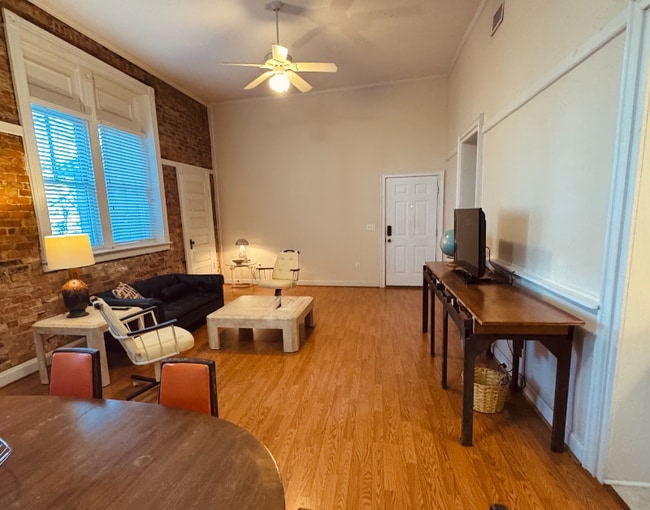 Photo - 2737 W Cleveland St Unidad 112