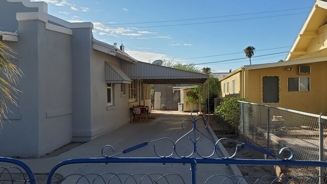 Photo - 131 W Rocalla Ave