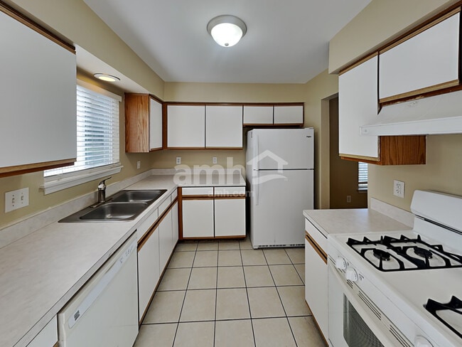 Photo - 21261 W Creston Ct