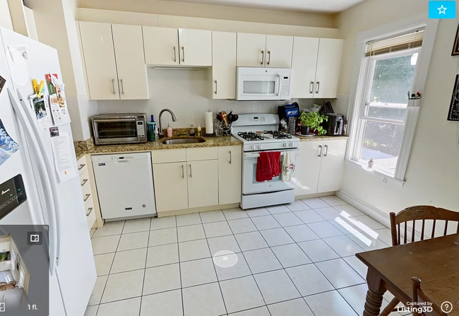 Photo - 63 Fairbanks St Unidad 2