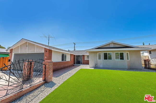 Building Photo - 24114 Gilmore St Rental