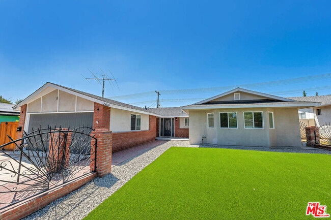 Building Photo - 24114 Gilmore St Rental