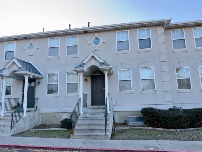 Photo - 1947 S Columbia Ln
