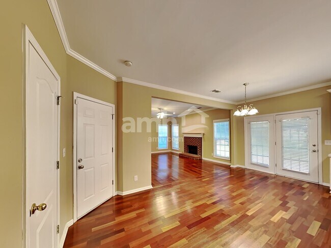 Photo - 1990 Turtle Creek Way