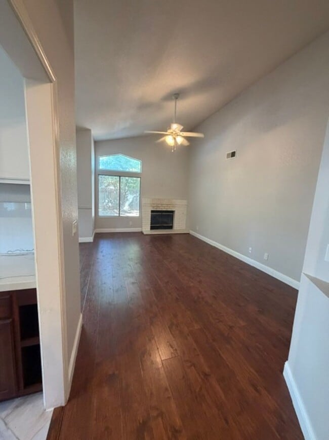 5211 Moonlight Way