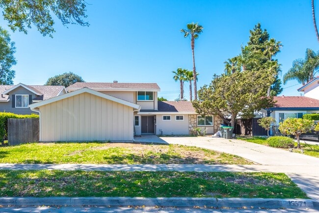 Completely renovated! Premium location 4 ... - Completely renovated!  Premium location 4 ... House