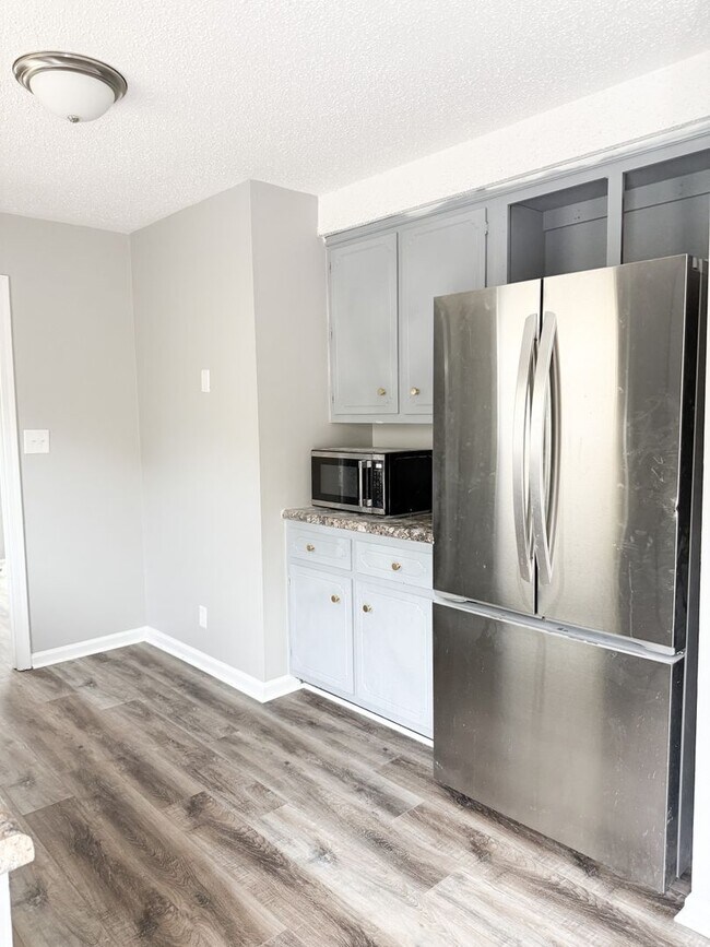 Photo - 3 Bedroom 2 Bathroom Home!!