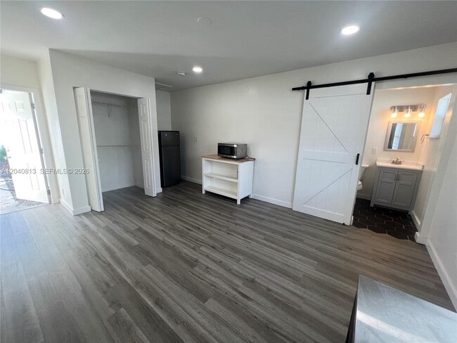 Photo - 1015 SW 4th Ave Unidad B