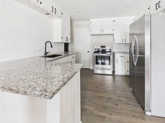 Photo - 500 Hancock Ave