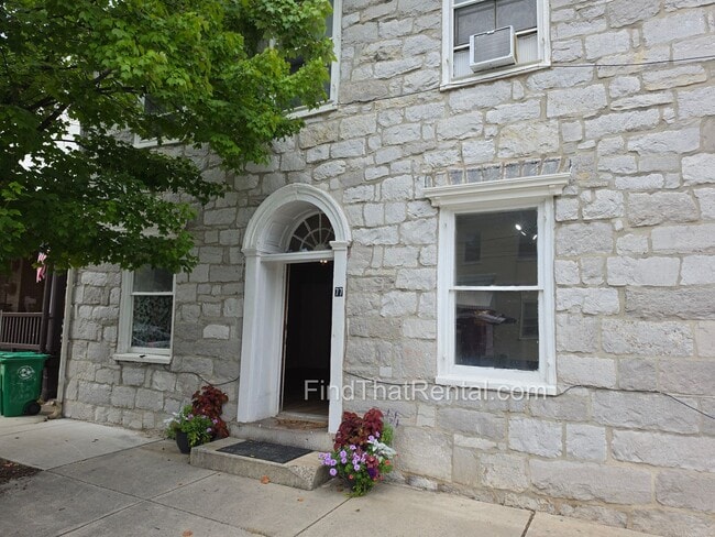 Building Photo - 102 N Bedford St Unit 77 E Louther St, Carlisle, PA 17013