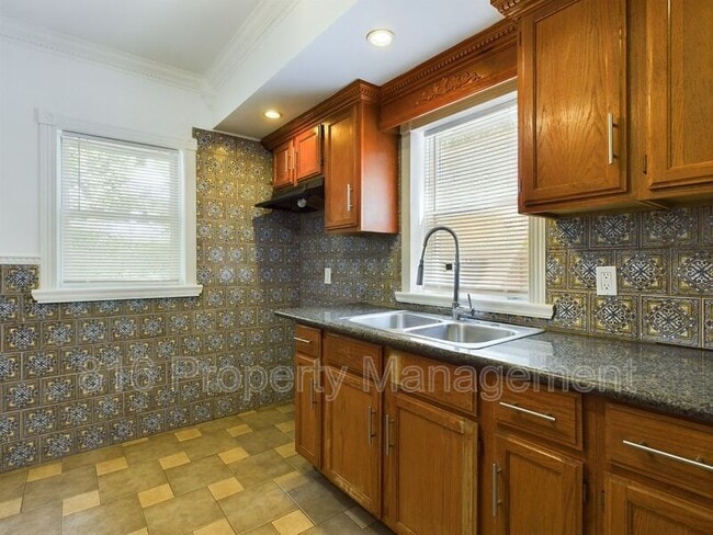 Photo - 411 Norton Ave