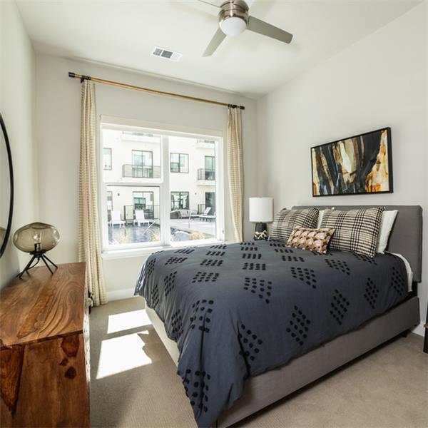 Photo - 1300 W 5th St