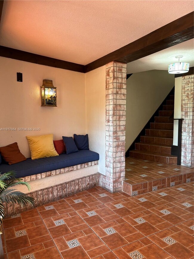 Photo - 3650 Inverrary Dr Unit 1N