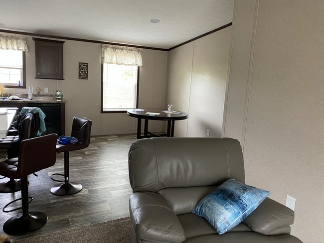 Photo - 181 Crestview Ln