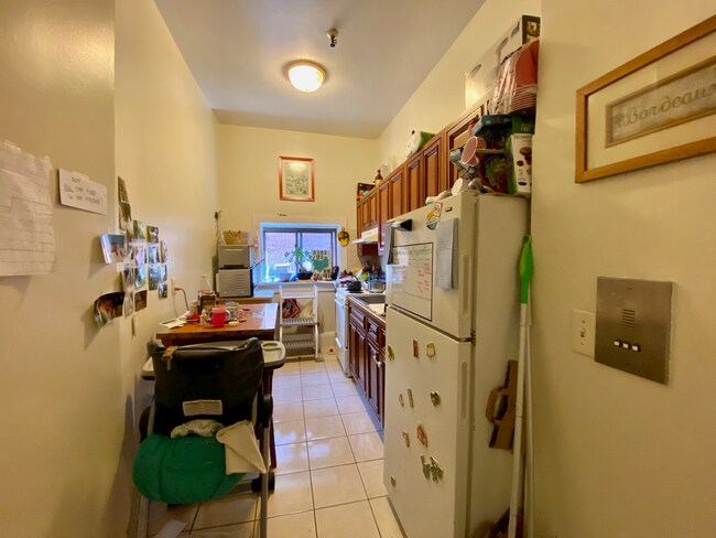 Building Photo - 913 Boylston St Rental
