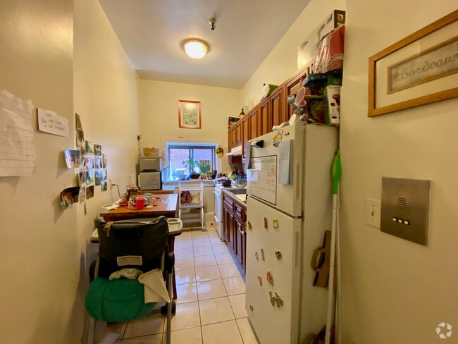 Building Photo - 913 Boylston St Rental