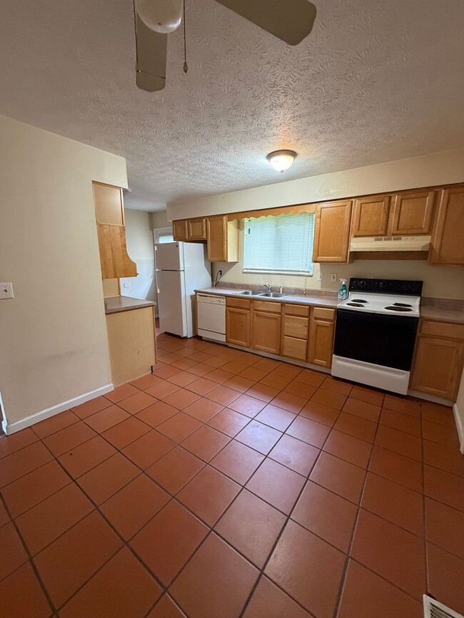 Photo - Large 3 bedroom 1 bath