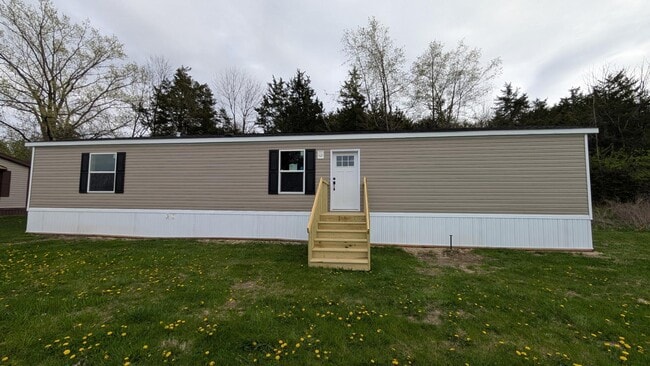 Photo - 15462 Lewis Rd House