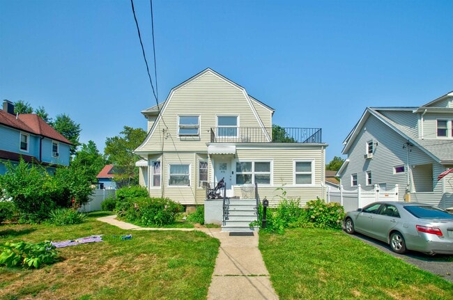 Building Photo - 470 Teaneck Rd Rental