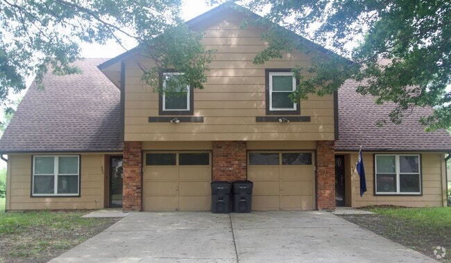 Building Photo - 900 NW 37th St Rental