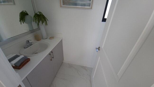 Photo - 441 E 23rd St