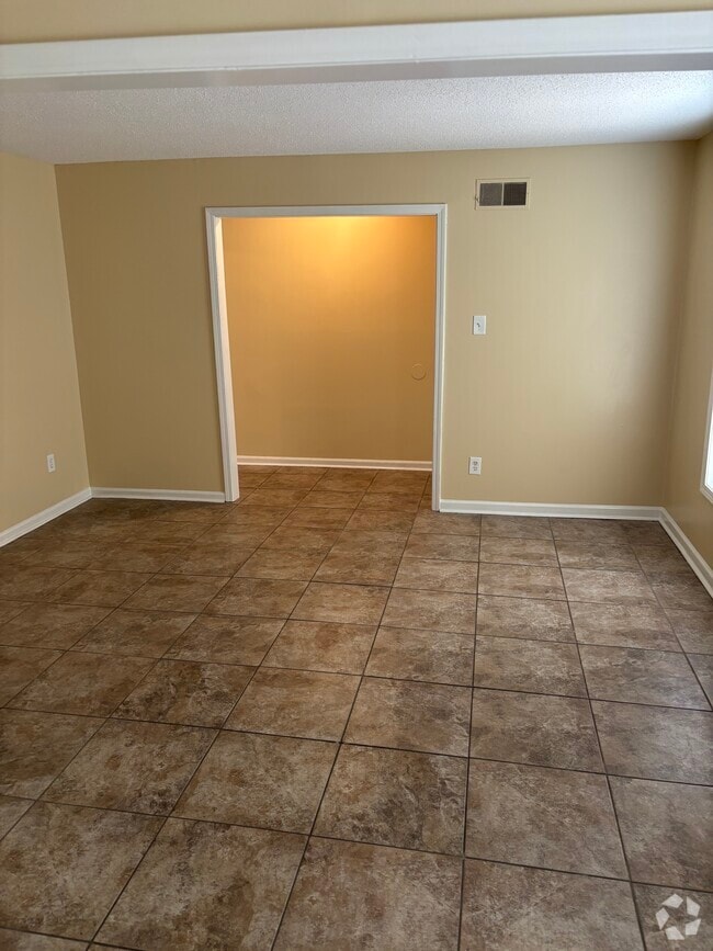 Building Photo - 5082 Golden Oaks Dr Rental