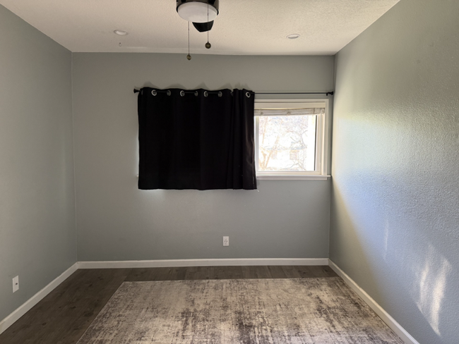 Building Photo - 23530 Newhall Ave Rental