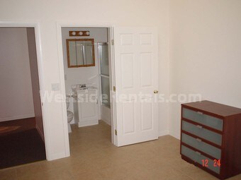 Photo - 1182 W 35th St Unidad D-One Block from USC